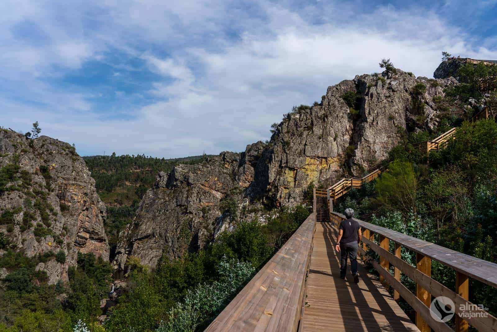 Passadiço das Fragas de São Simão