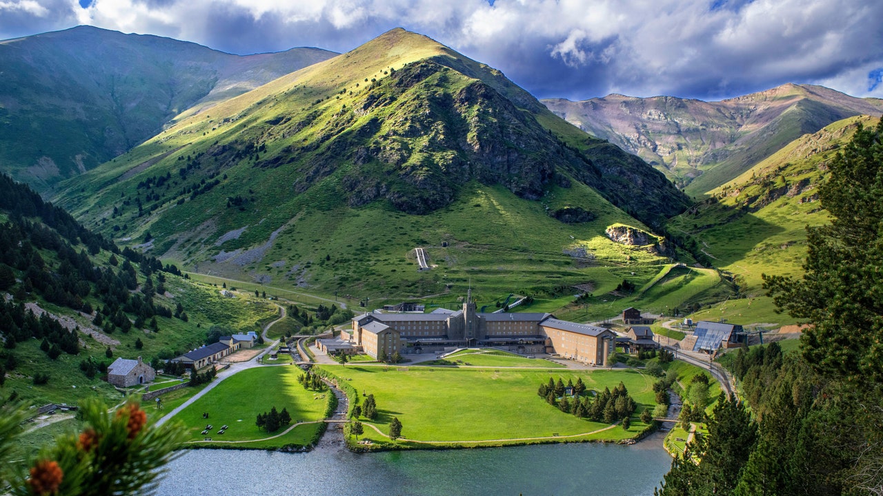 Condé Nast Traveler