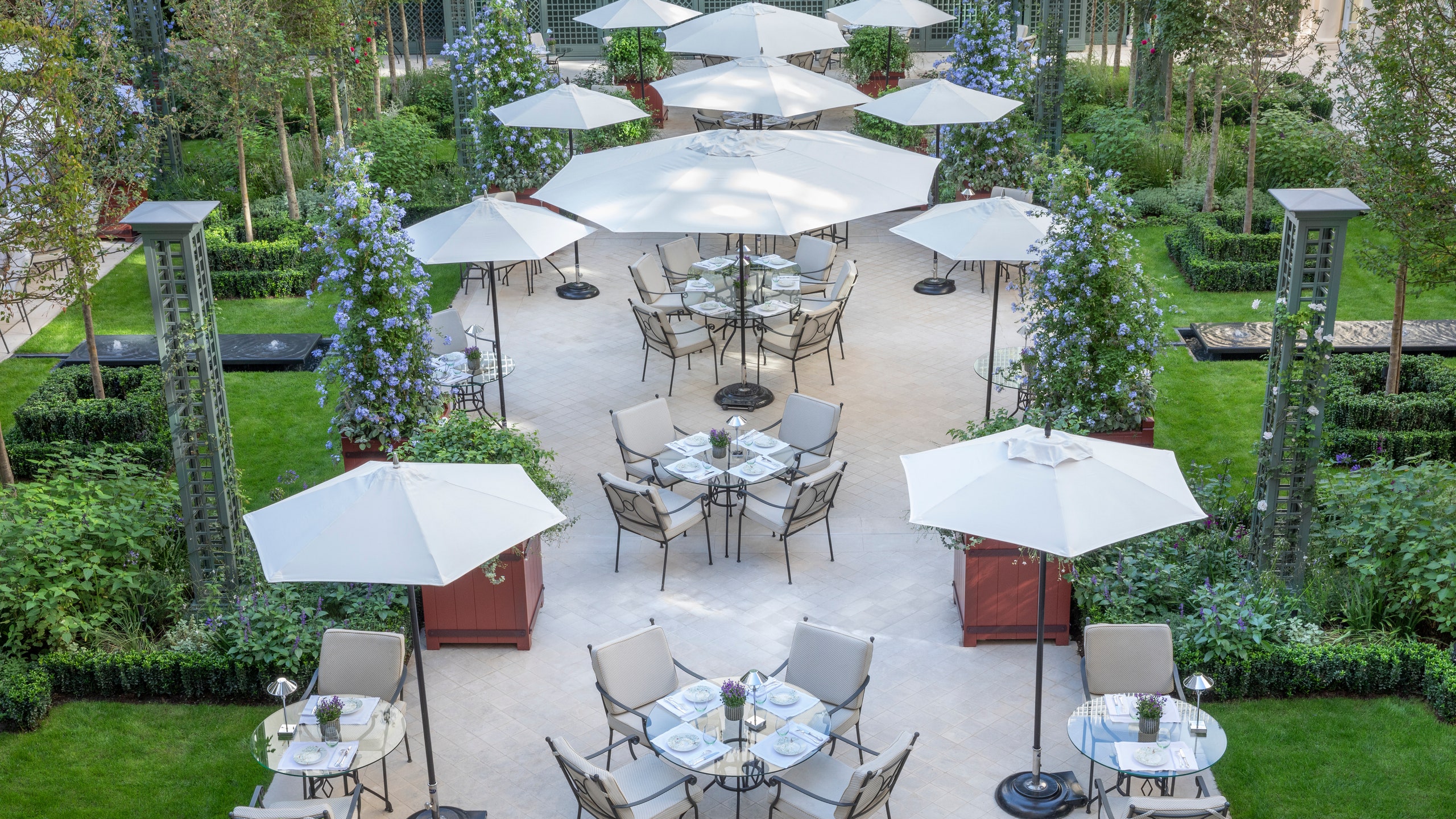 Le Bristol Paris, France | Voyageur