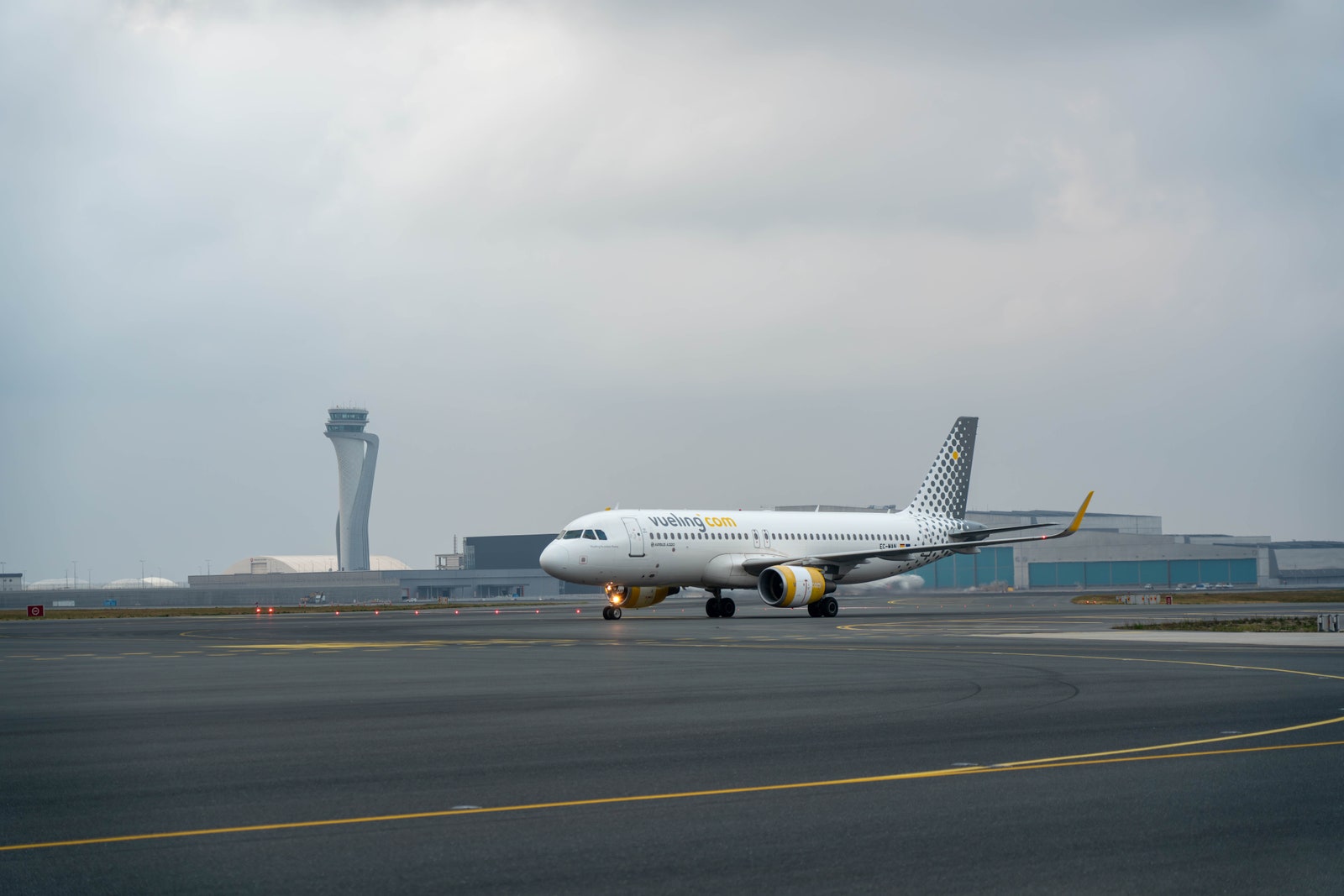 vol d'istanbul aéroport avion vueling connexion directe espagne 2025