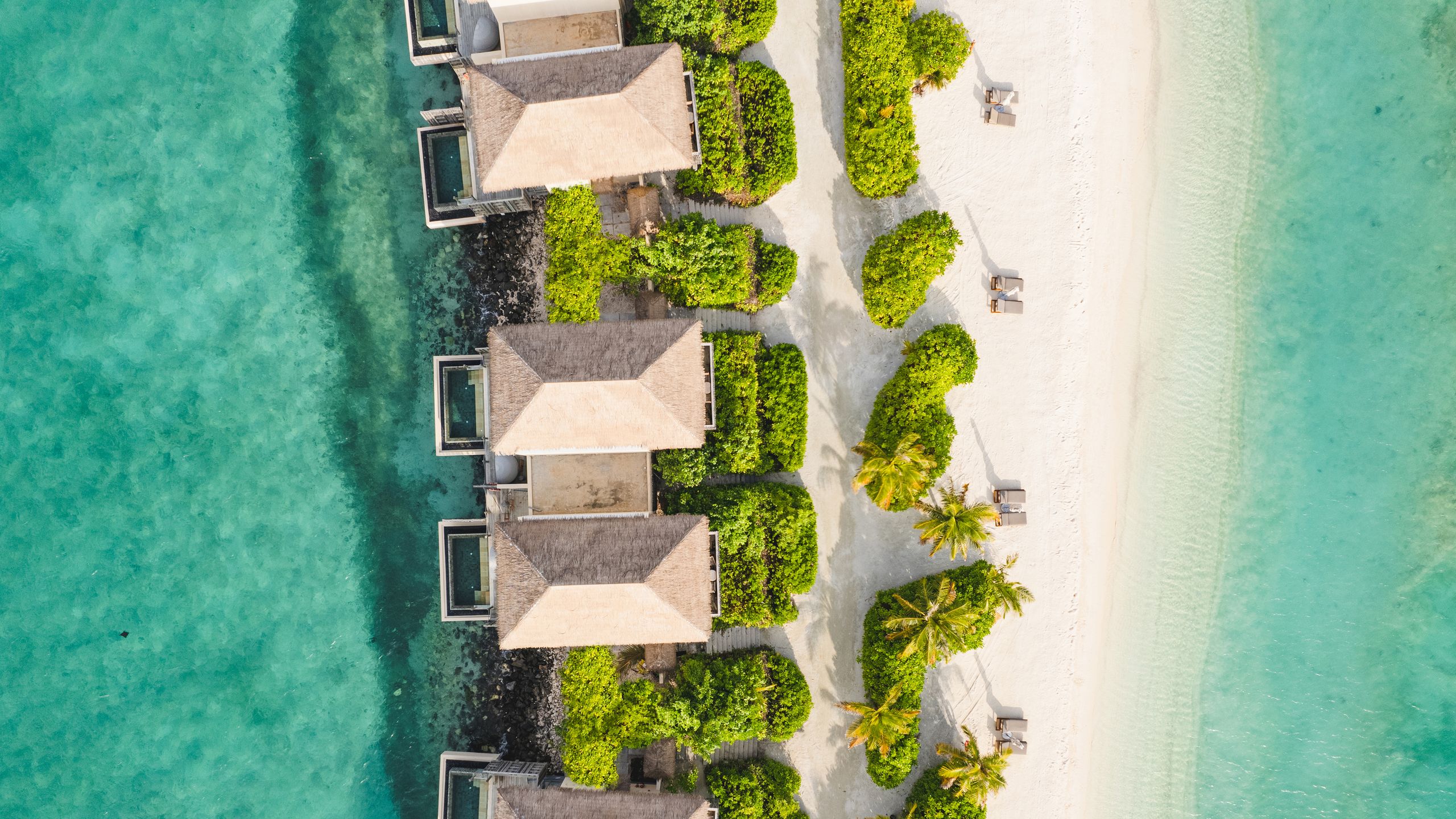 Intercontinental Maldives Maamunagau Resort, un paradis suspendu entre le ciel et l'océan