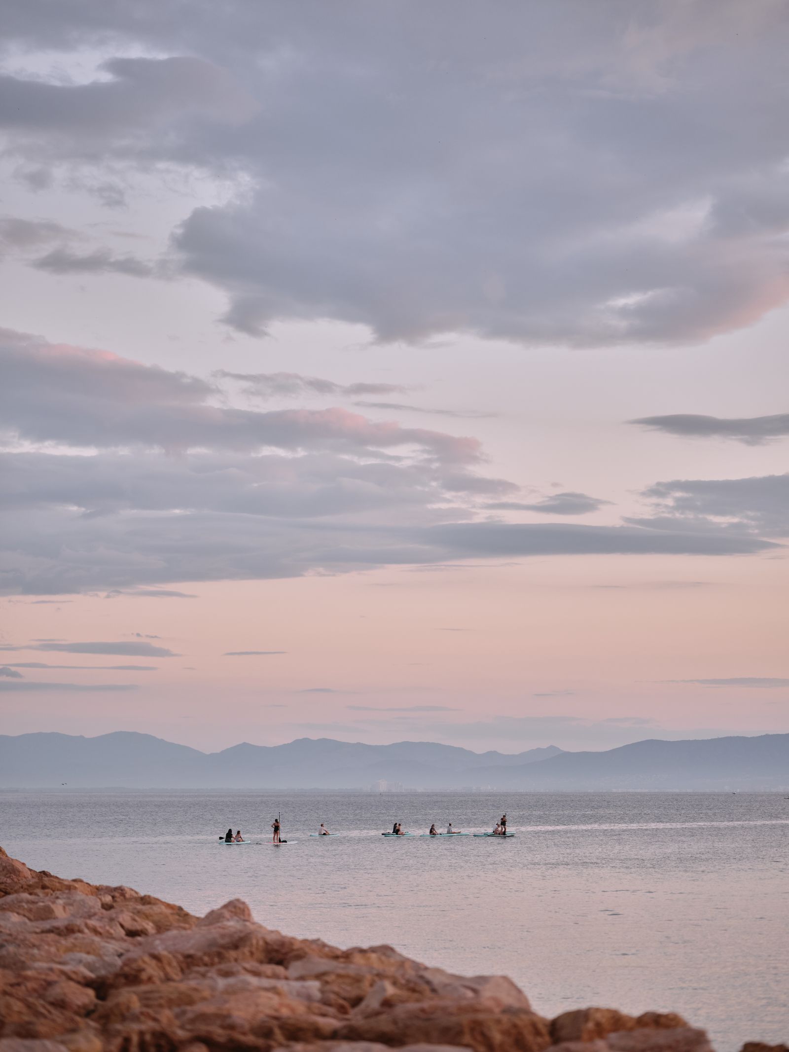 Sup Yoga sur la plage de Riells