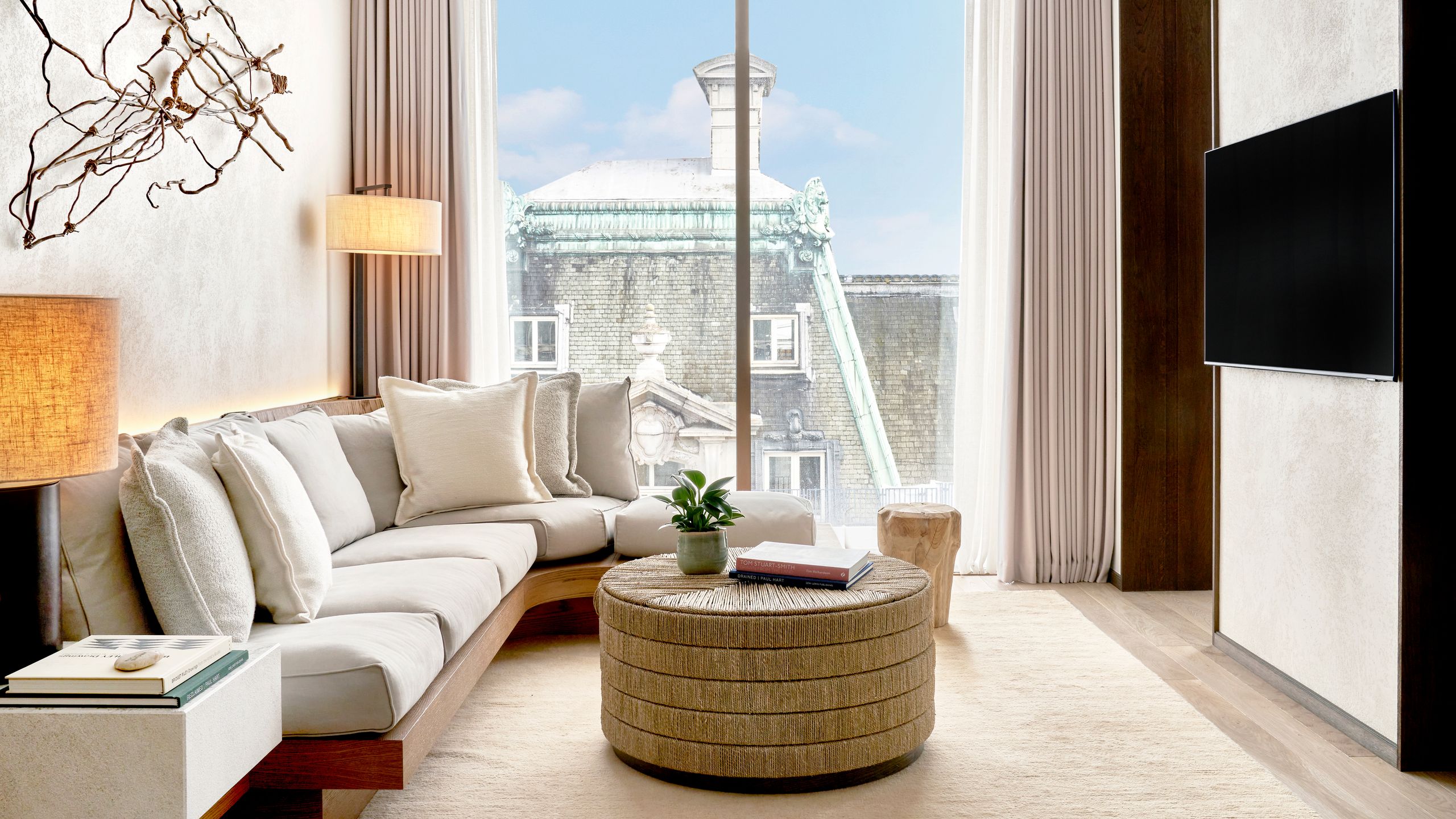 1 Mayfair Hotel | Voyageur