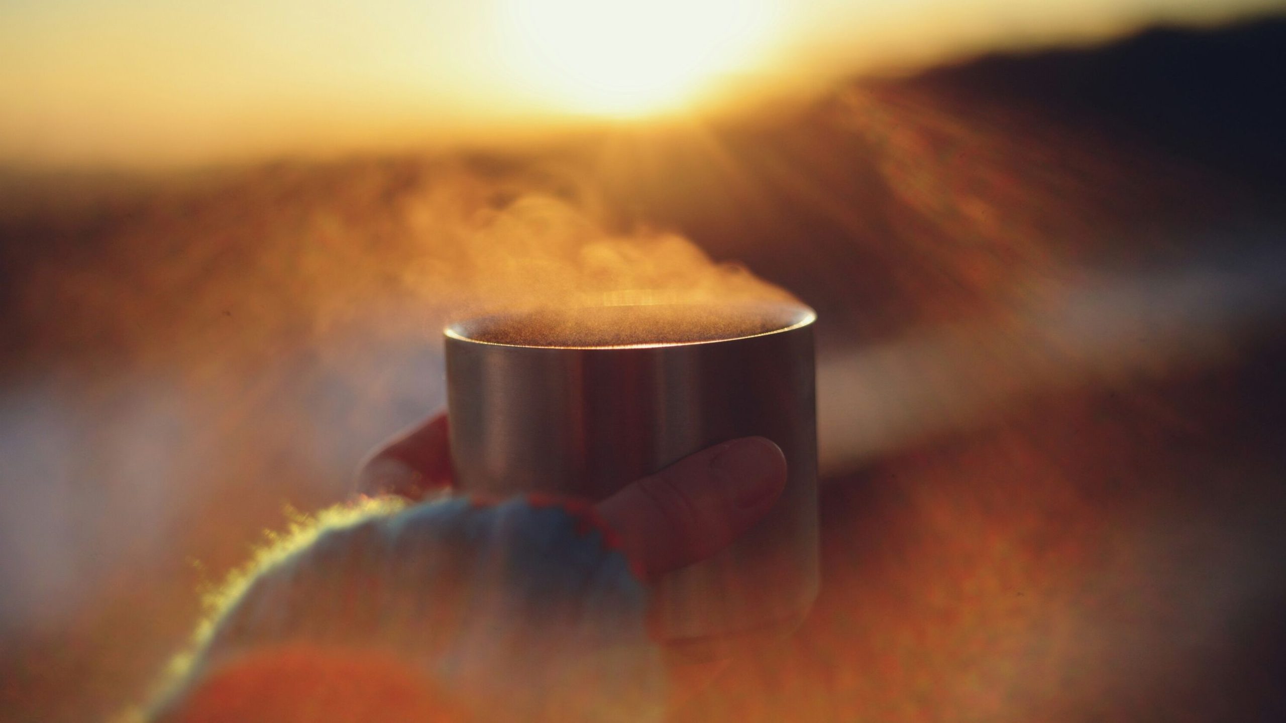 10 modèles de tasse thermique pour porter votre boisson préférée en voyageant