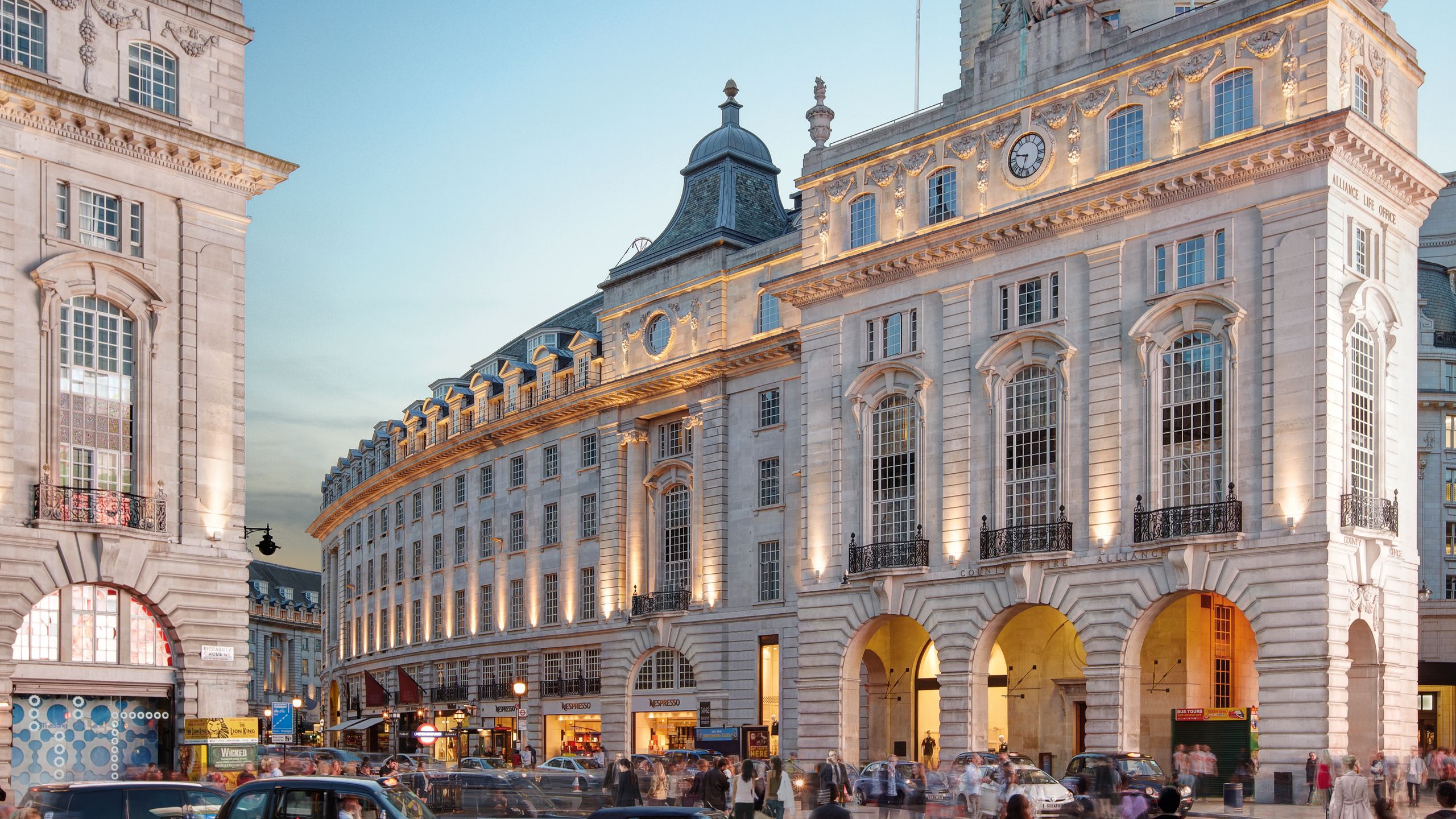 Café Royal Hotel | Voyageur