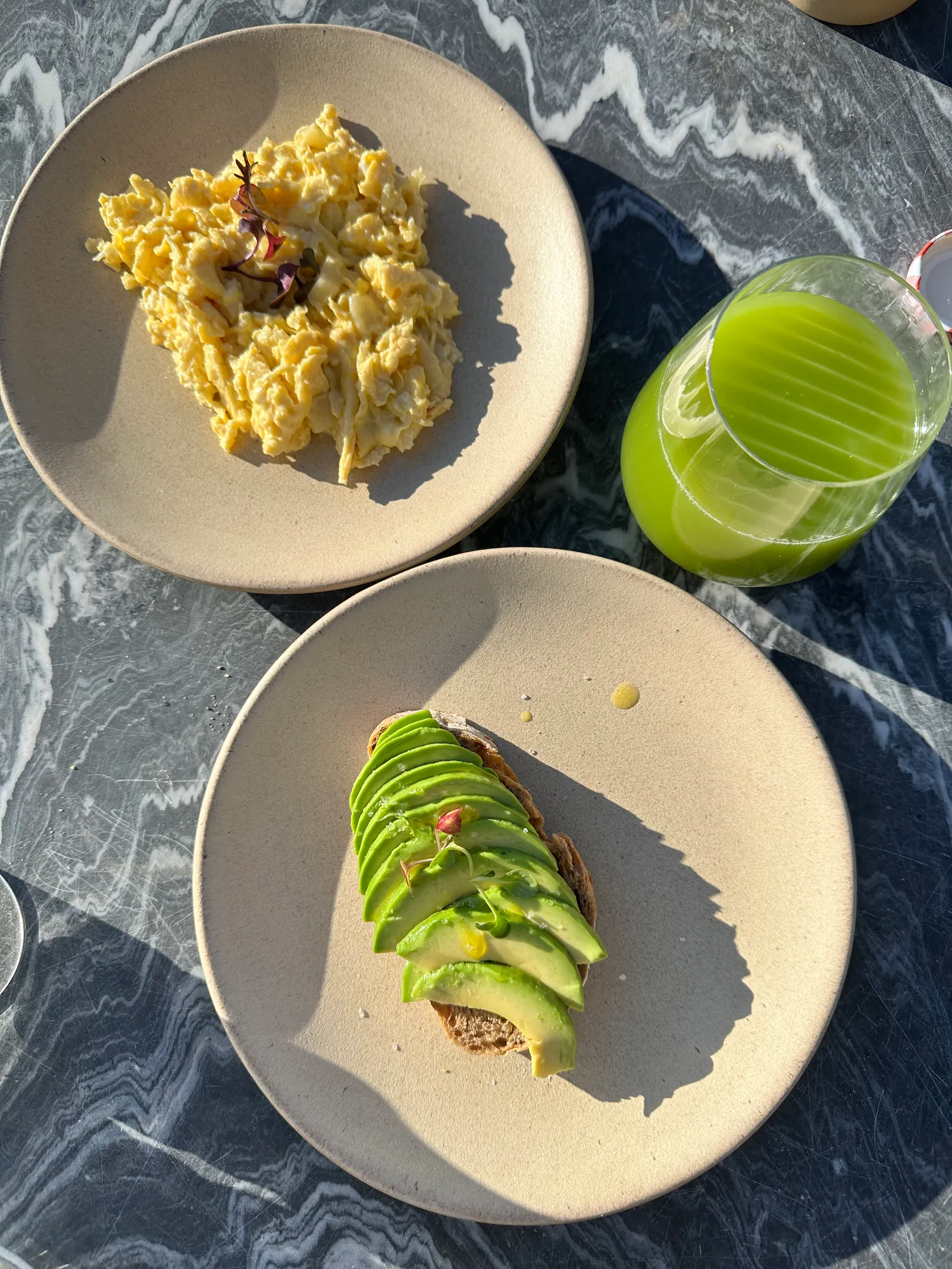 Petit déjeuner dans les hauteurs.