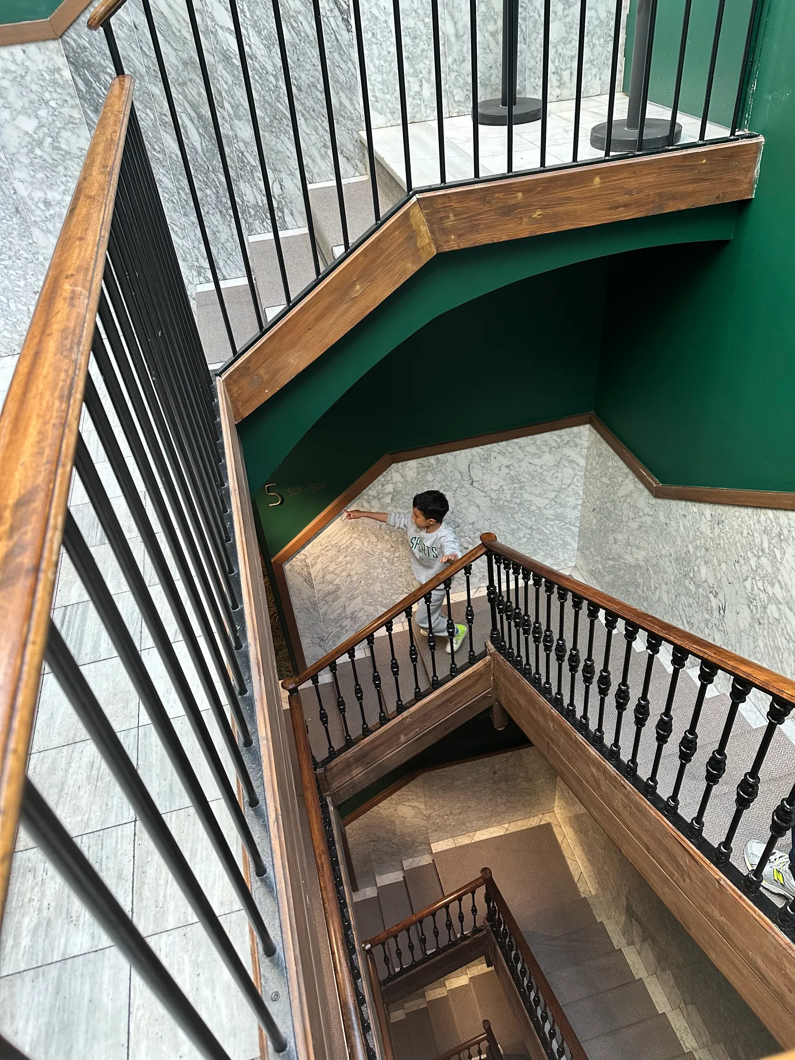 Oui, les enfants sont les bienvenus.