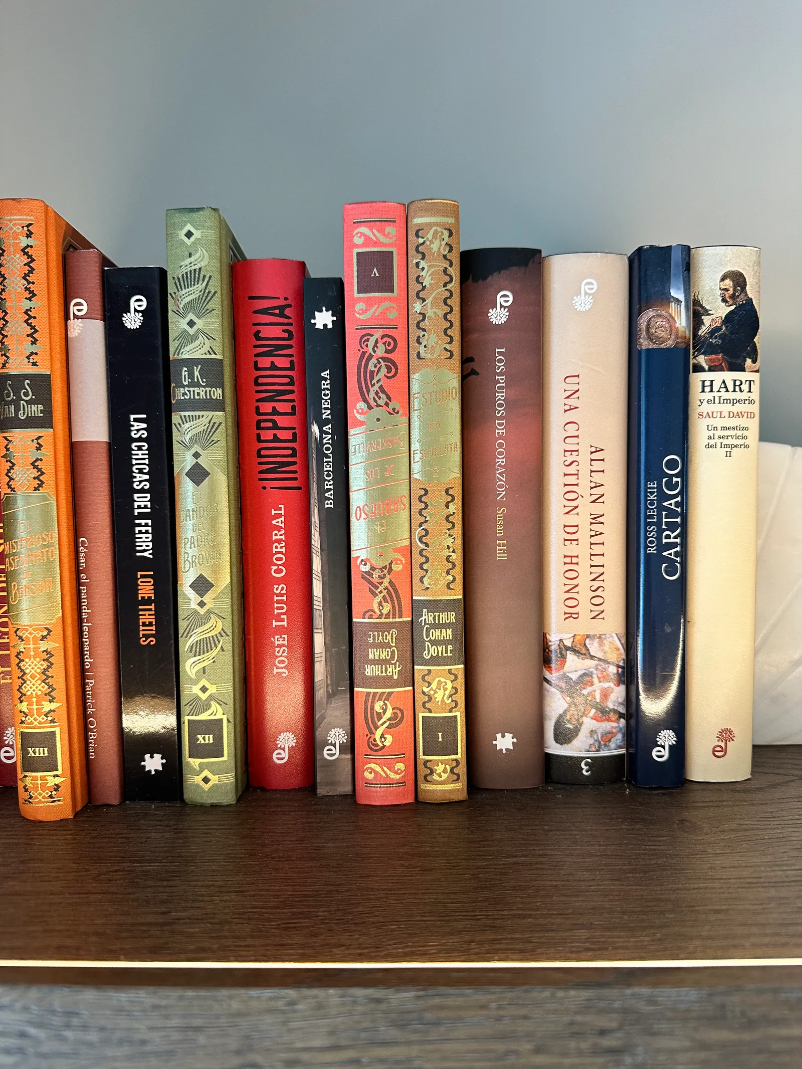 Dans chaque salle une sélection littéraire.