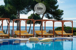 Don Carlos Marbella : la légende qui renaît face à la Méditerranée