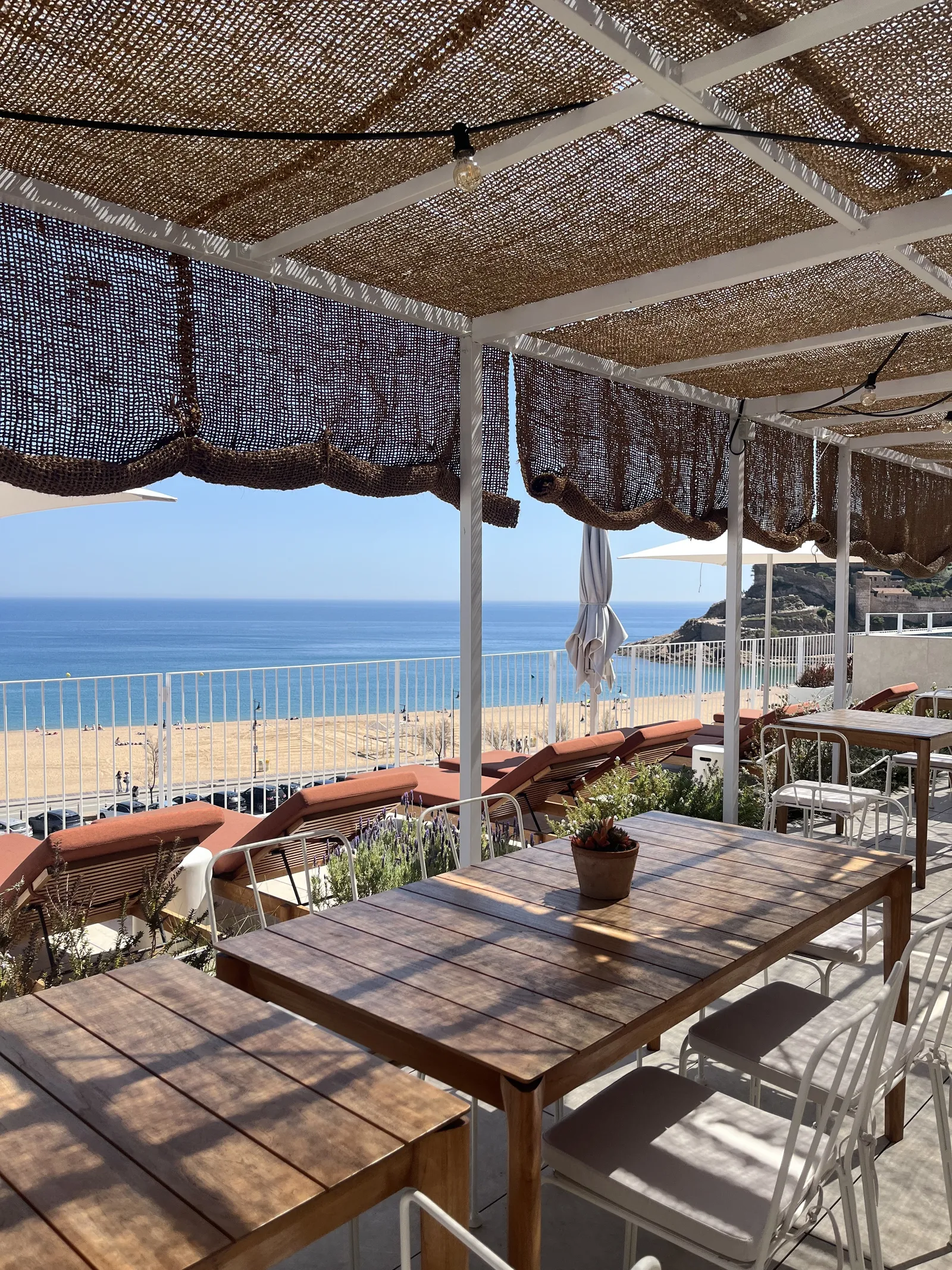 La terrasse avec vue sur Pique Nique chez Elisabeth by the Sea.