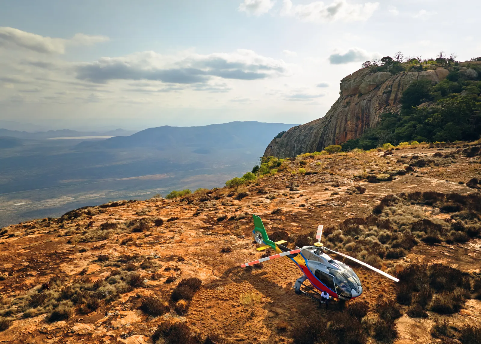 Hélicoptère au-dessus d'un promontoire à andBeyond Suyian Lodge Kenya