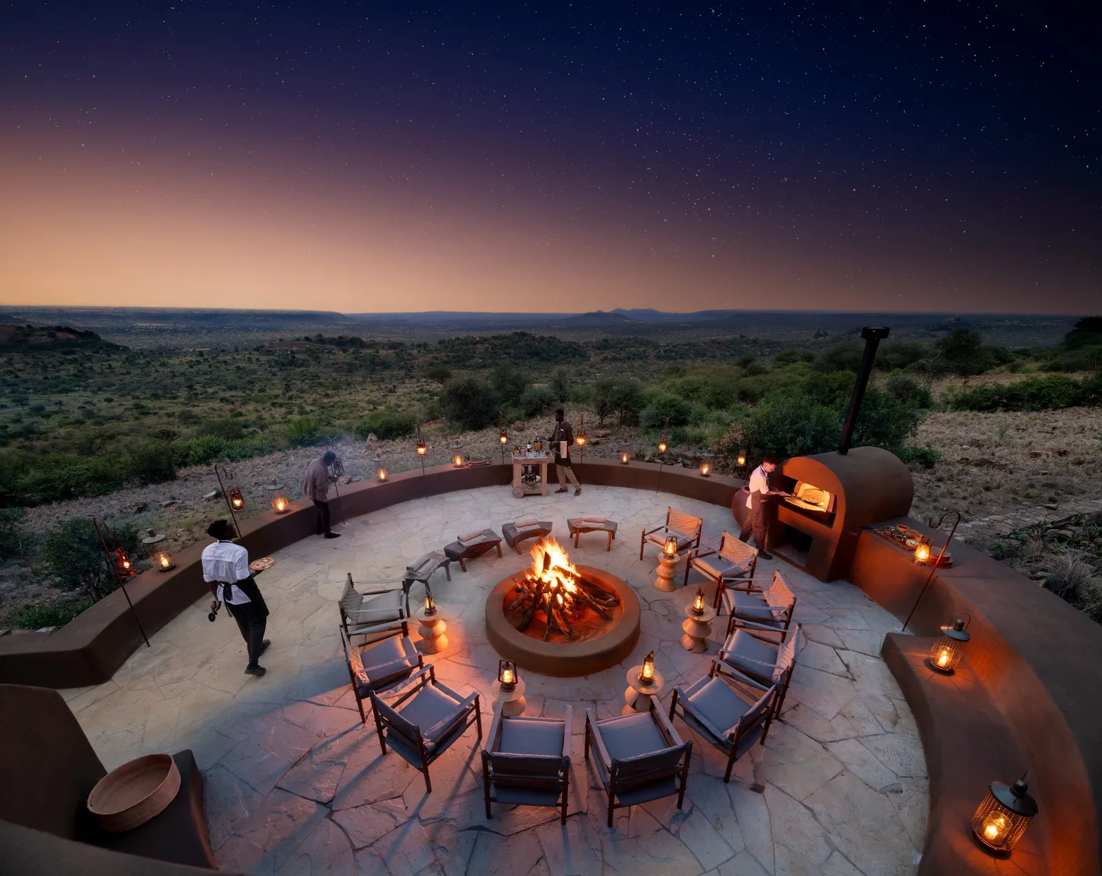 Terrasse avec foyer à andBeyond Suyian Lodge Kenya
