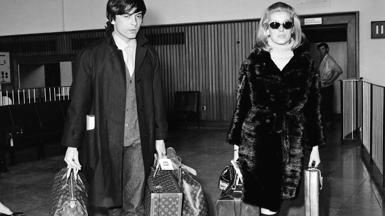 Housse à vêtements de voyage : l'astuce avec laquelle vos vêtements n'arriveront jamais froissés à destination
