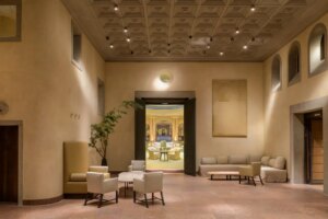 Le grand voyage (XXVI) : voler pour voir un hall d&rsquo;hôtel