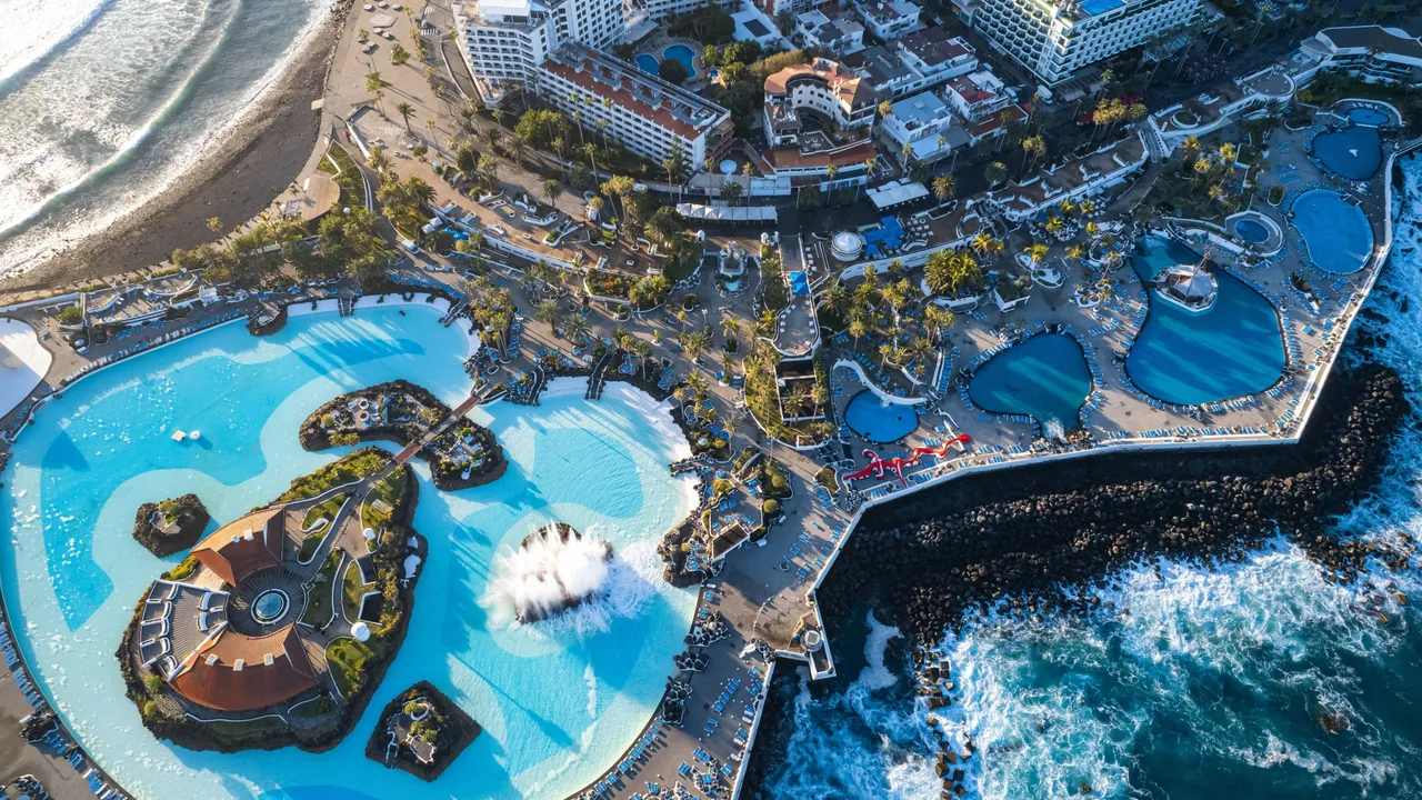 Condé Nast Traveler