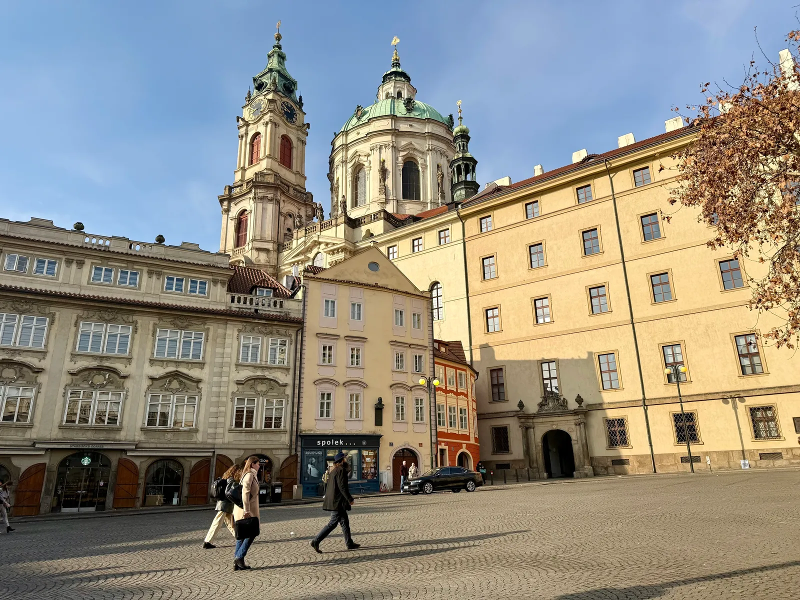 Dôme de l'église Saint-Nicolas de Mal Strana Prague