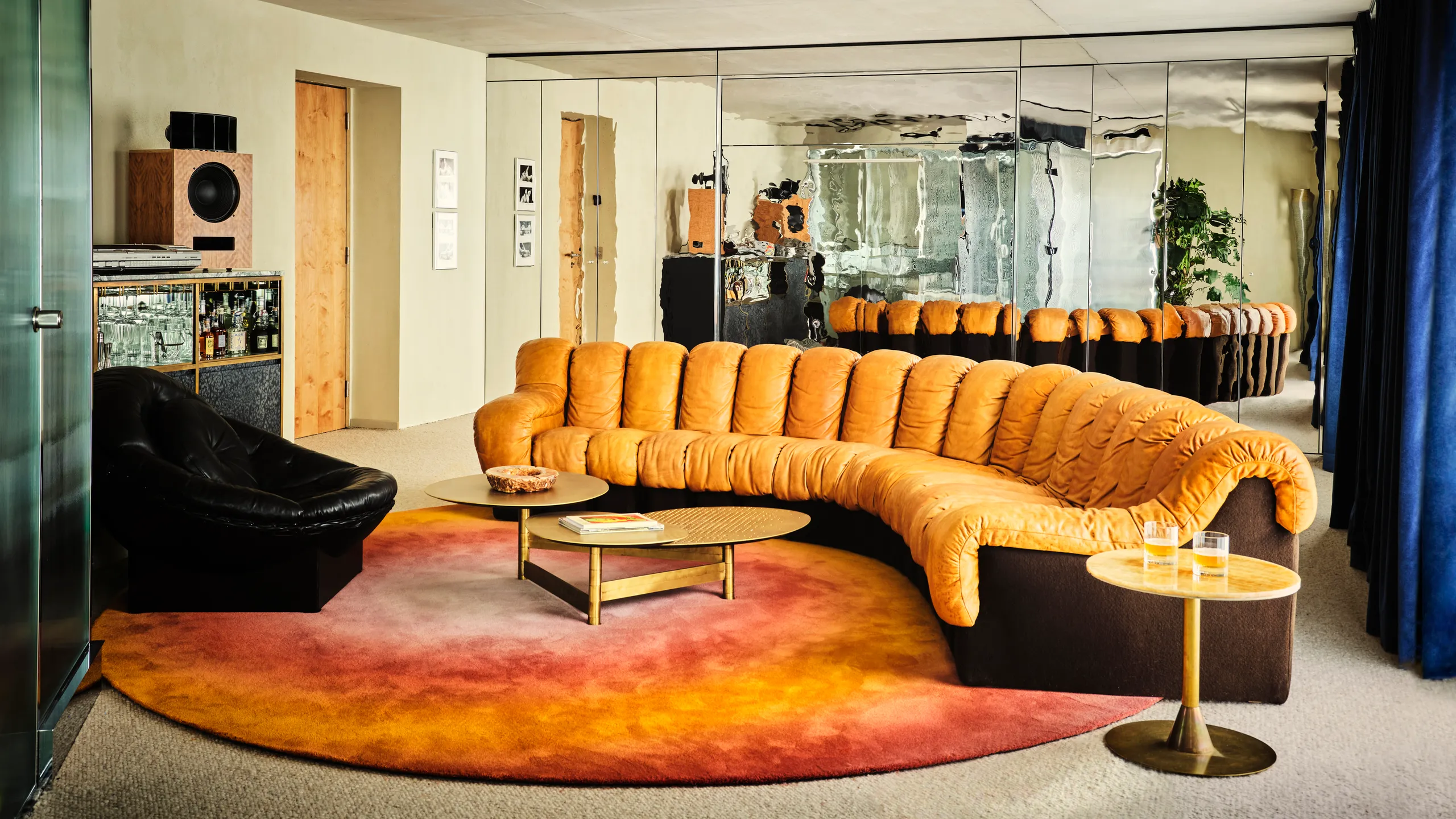 Le Bus Palladium, la mythique salle du rock parisien, rouvre ses portes en hôtel-club