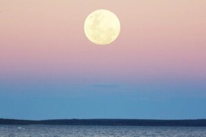 Lune bleue : la deuxième et dernière pleine lune de mai s&rsquo;apprête à briller dans le ciel