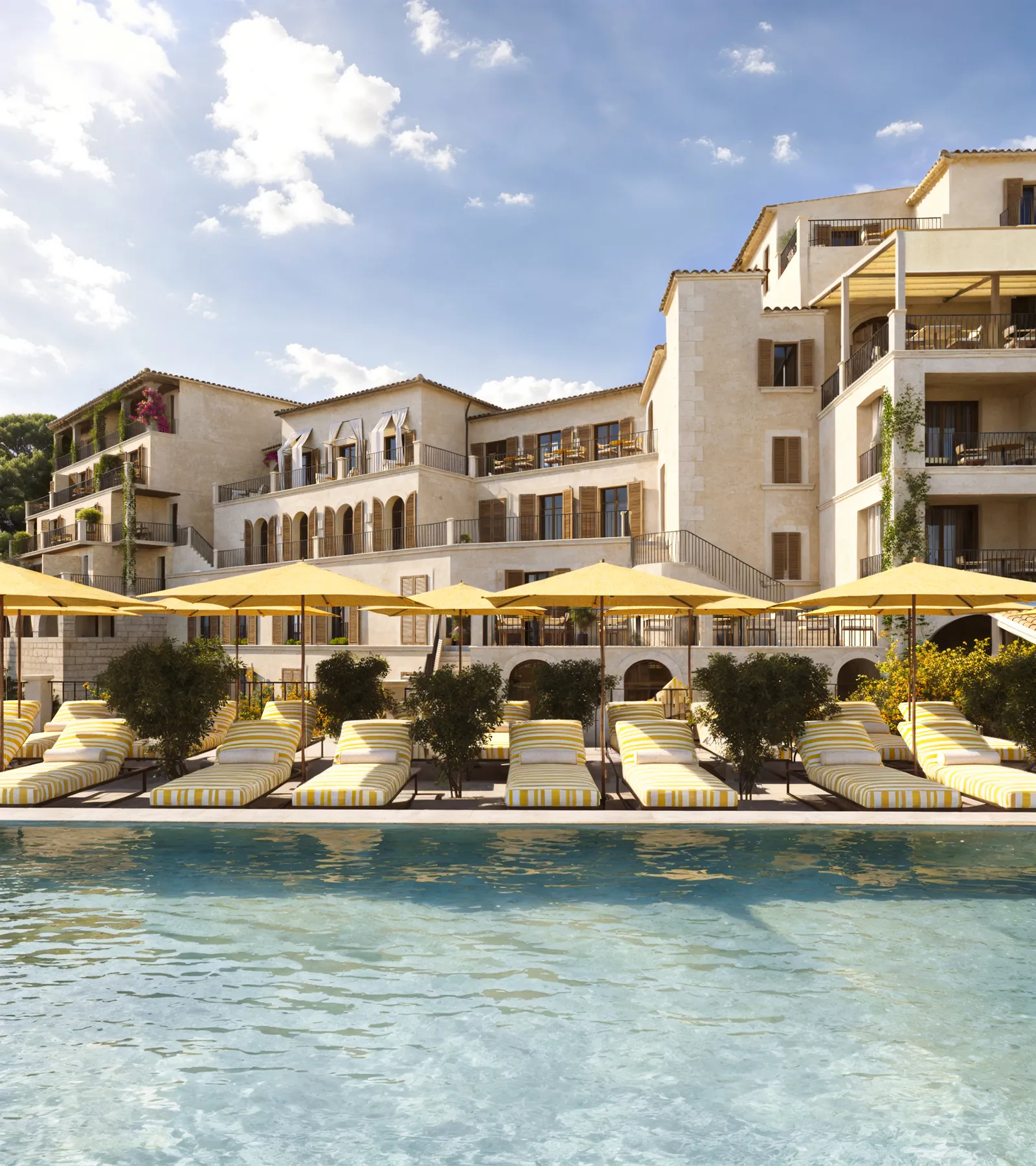 Piscine extérieure de l'hôtel Margalida