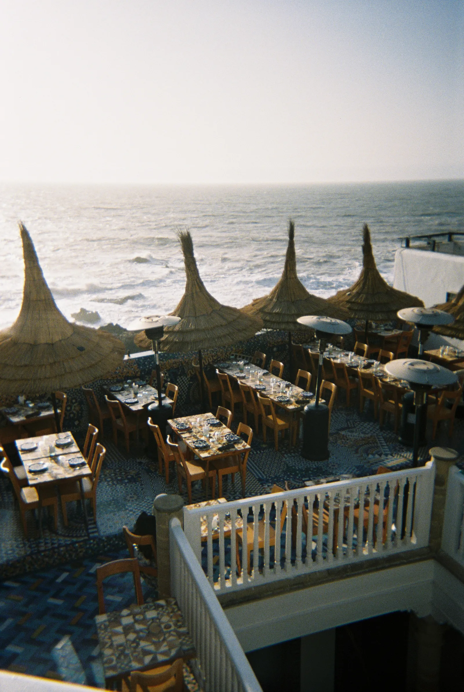Terrasse avec vue sur l'hôtel Salut Maroc