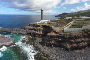 Dormir dans un phare : différentes escapades en bord de mer