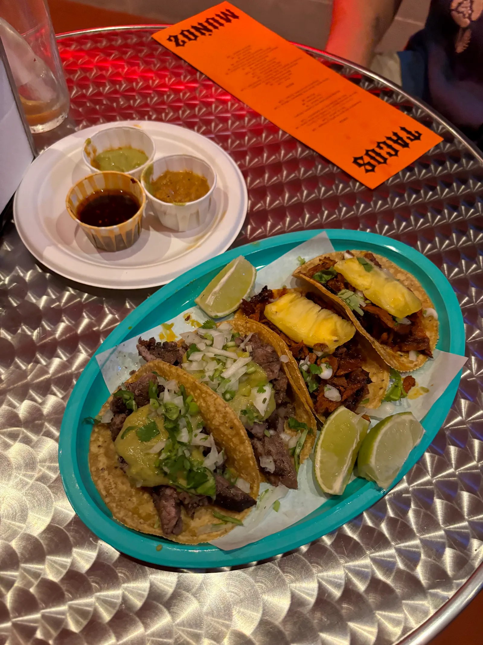 Tacos al pastor et bavette.