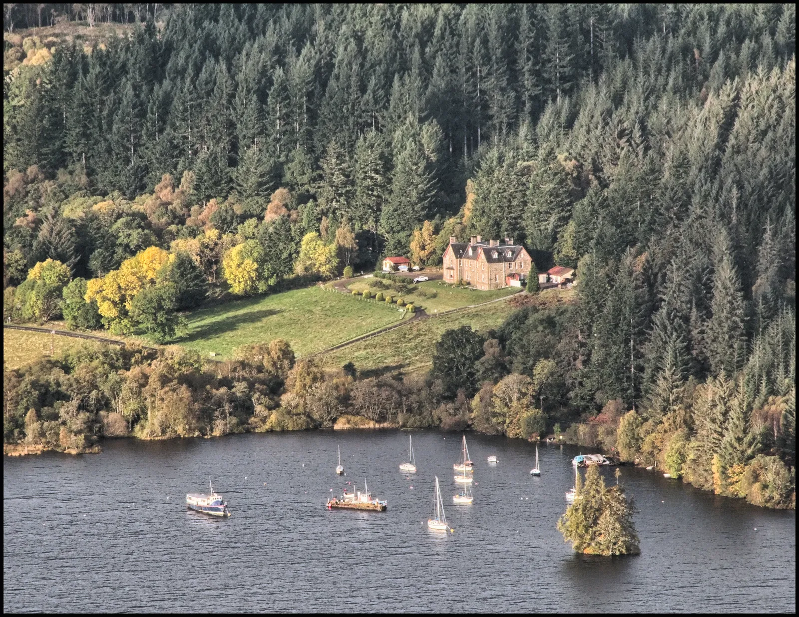 Île aux cerises, Loch Ness