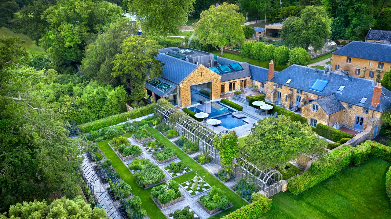Condé Nast Traveler