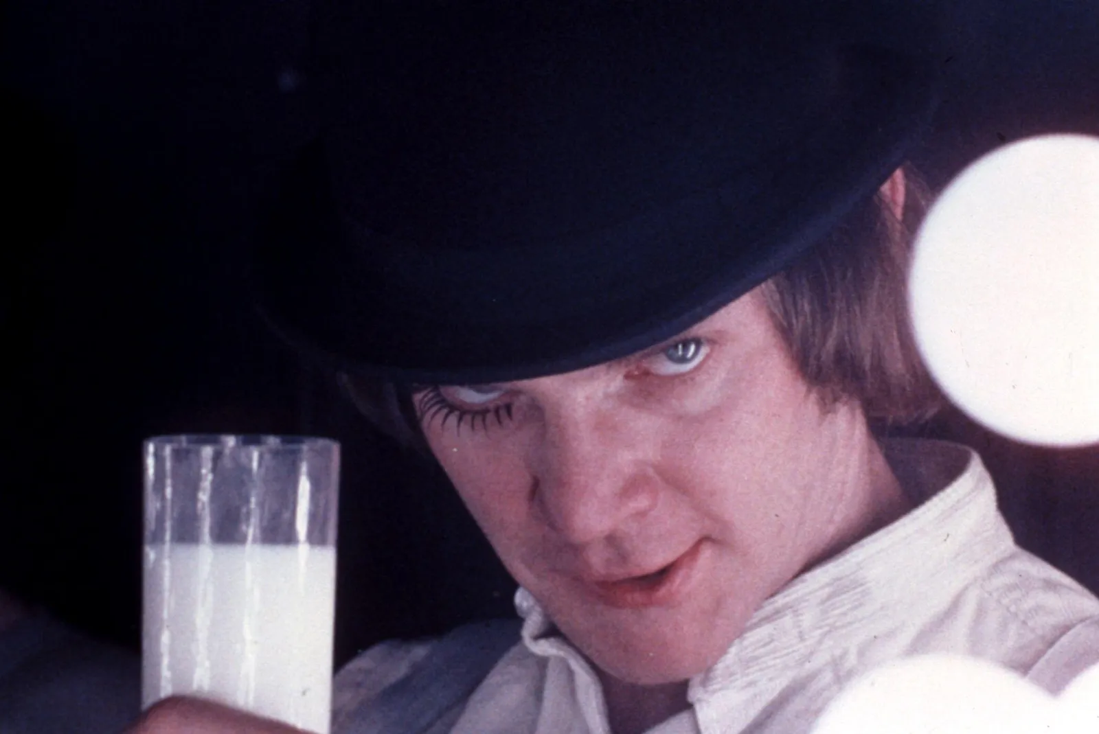 Malcolm McDowell dans 
